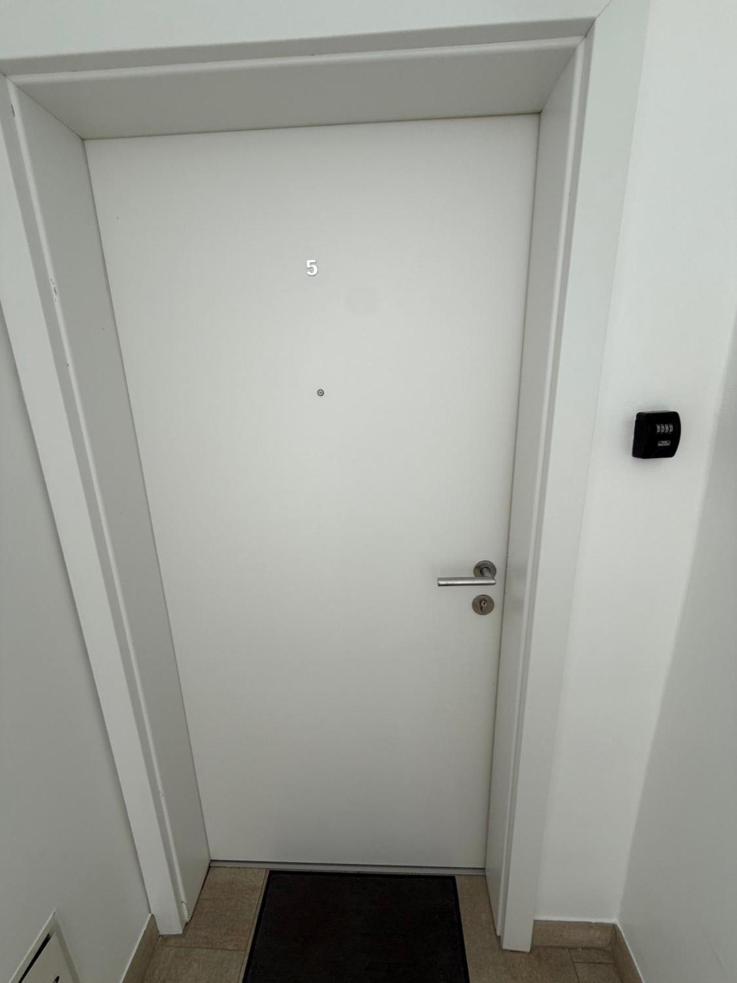 Number 5 Apartment